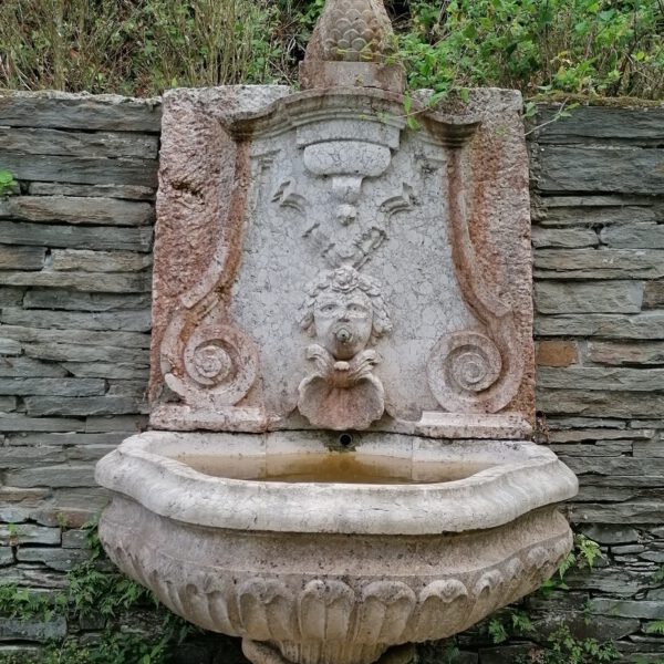 Fuente en los jardines de la Fonte Baxa